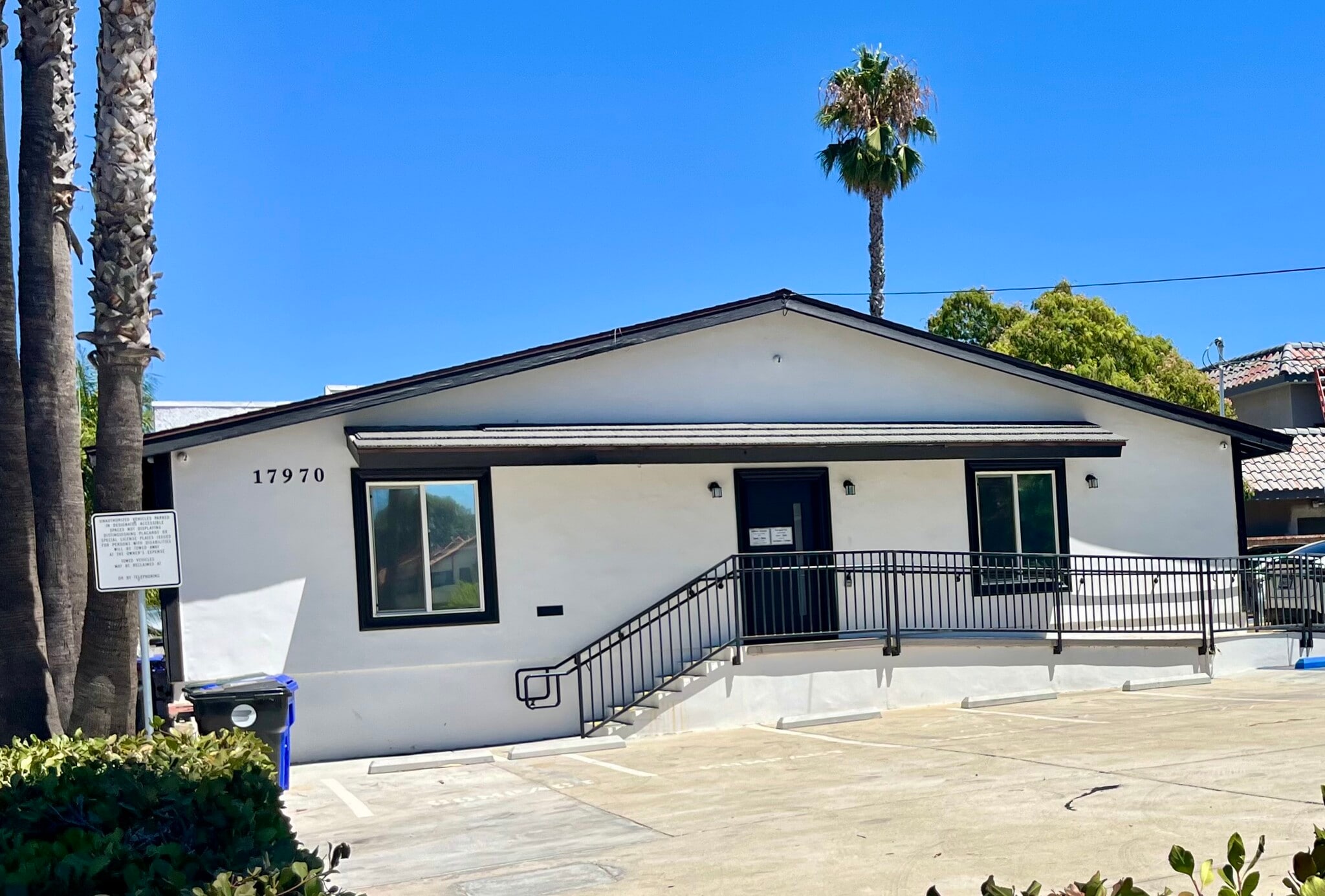 17970 Sierra Hwy, Canyon Country, CA for lease Building Photo- Image 1 of 17