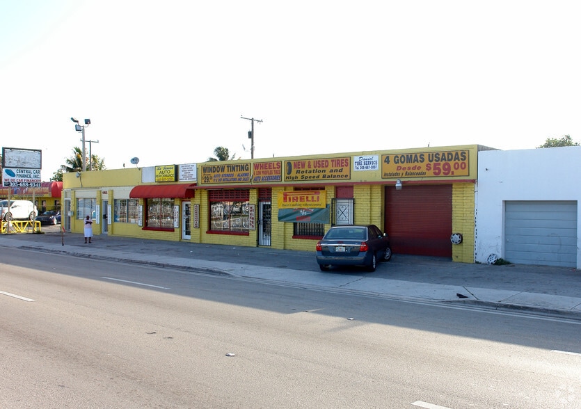 4135-4175 E 8th Ave, Hialeah, FL for lease - Building Photo - Image 2 of 4