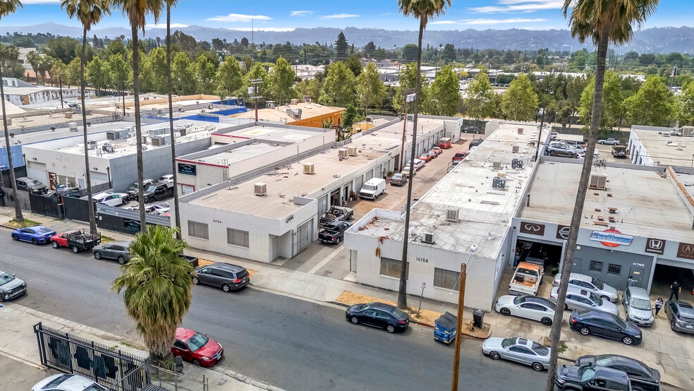 14754 Calvert St, Van Nuys, CA à louer - Photo du bâtiment - Image 2 de 5