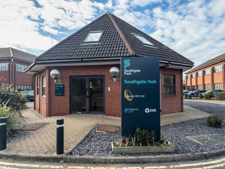 Bakewell Rd, Peterborough à louer - Photo du bâtiment - Image 2 de 13