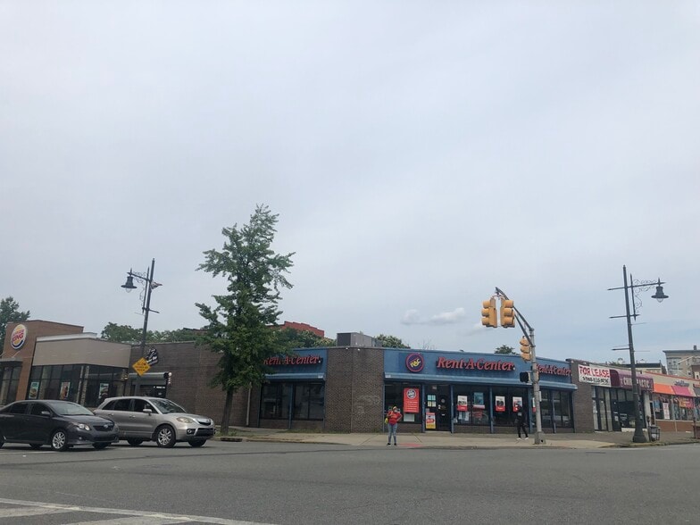 237-251 Market St, Paterson, NJ for lease - Building Photo - Image 2 of 34