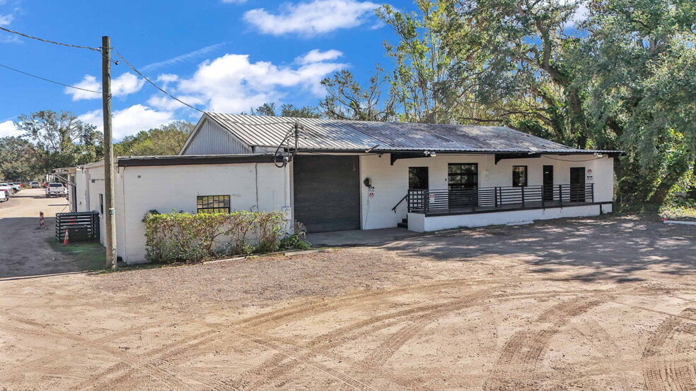 705 Jerry Smith Rd, Dover, FL à vendre - Photo du bâtiment - Image 1 de 70