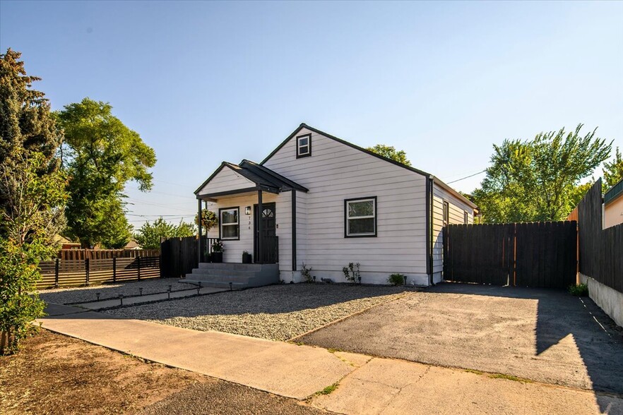736 SW 10th St, Redmond, OR for sale - Building Photo - Image 3 of 33