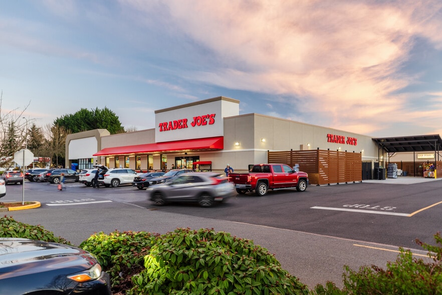 691 Sleater Kinney Rd SE, Lacey, WA for sale - Primary Photo - Image 1 of 7