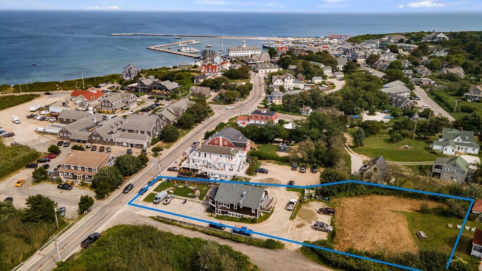 85 Ocean Ave, New Shoreham, RI à vendre - Photo du bâtiment - Image 2 de 32
