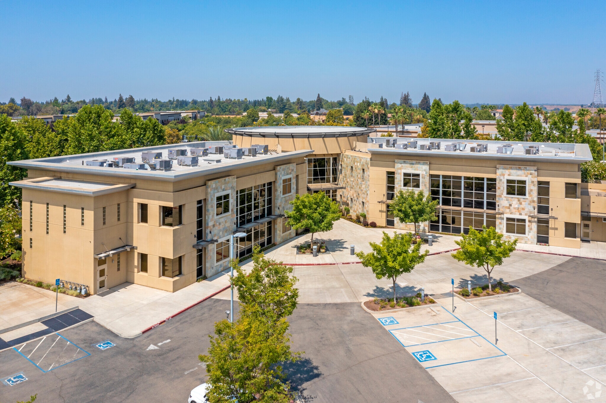 7600-7604 N Palm Ave, Fresno, CA for lease Building Photo- Image 1 of 5