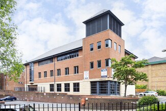 More details for Clarendon Rd, Redhill - Office for Lease