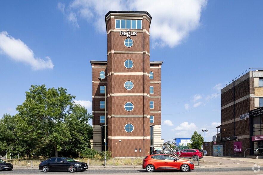 London Rd, Barking à louer - Photo du bâtiment - Image 3 de 4