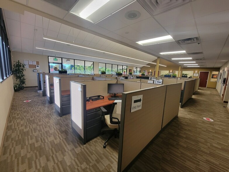 2140-2164 Winifred St, Simi Valley, CA for lease - Interior Photo - Image 2 of 10