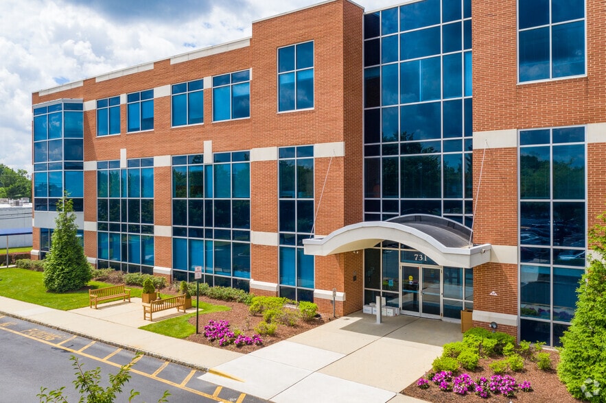 731 Alexander Rd, Princeton, NJ à louer - Photo du bâtiment - Image 3 de 10