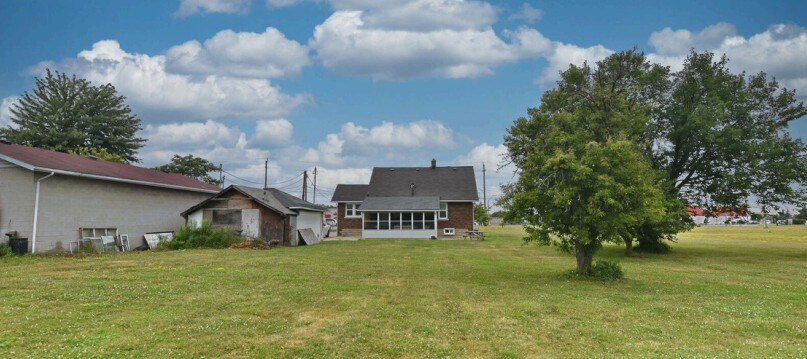 4590 Walker Rd, Windsor, ON à vendre - Photo du bâtiment - Image 2 de 2