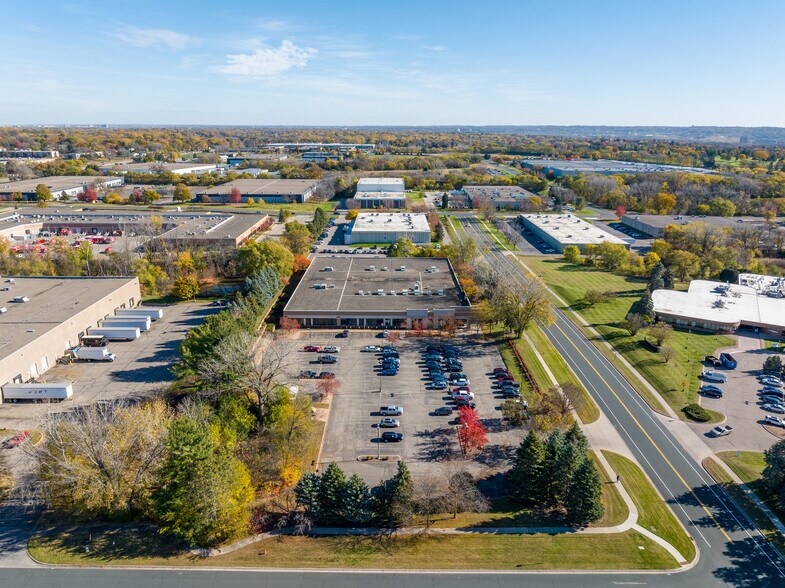 6900 W 110th St, Bloomington, MN à vendre - Photo du bâtiment - Image 3 de 23