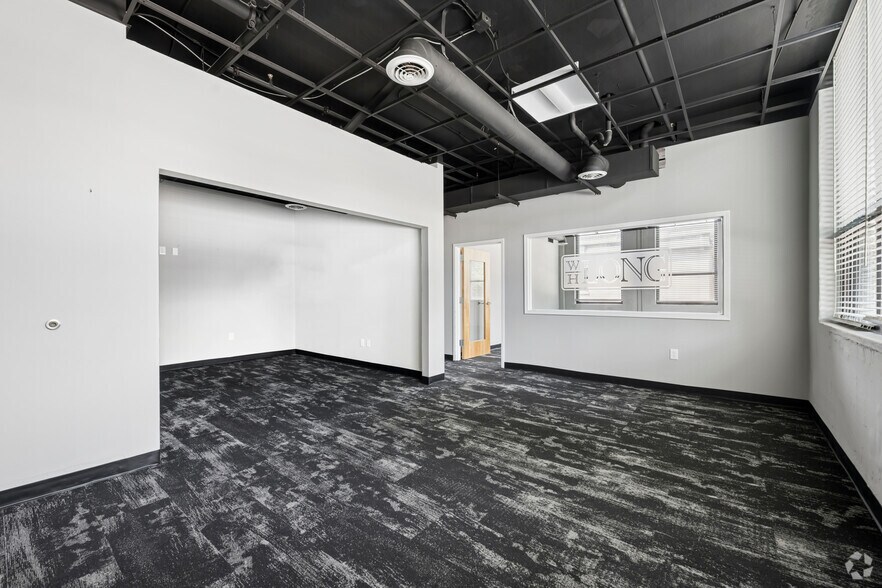 300 N 5th St, Lafayette, IN à louer - Hall d’entrée - Image 3 de 22