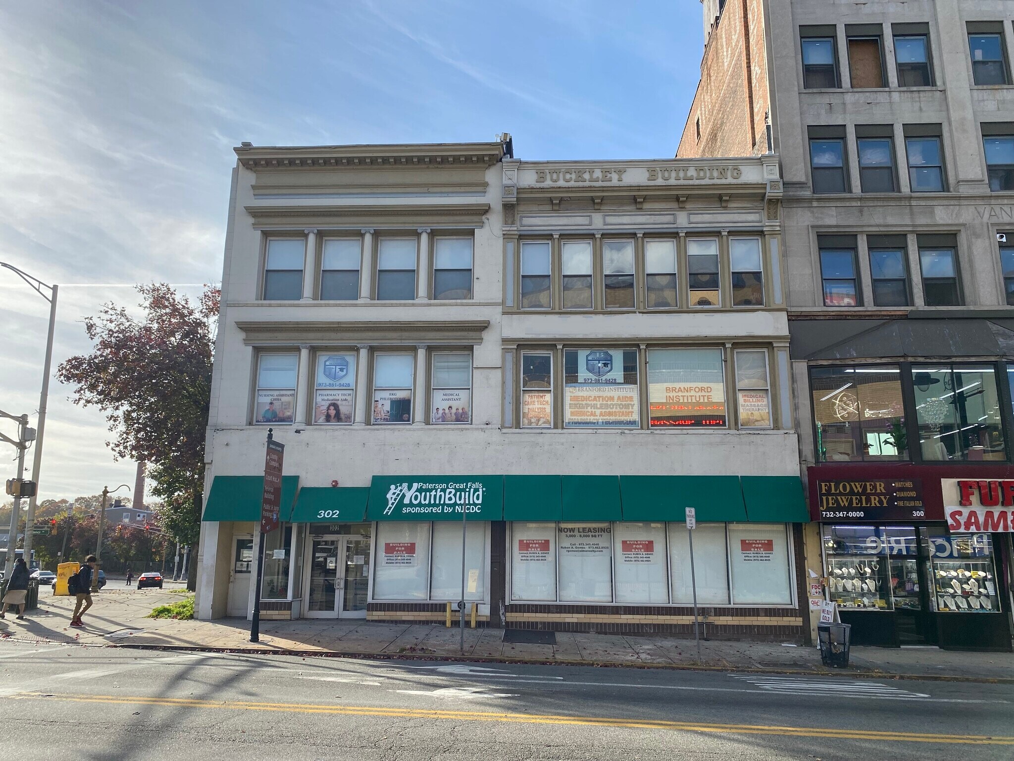 302 Main St, Paterson, NJ à louer Photo du bâtiment- Image 1 de 6