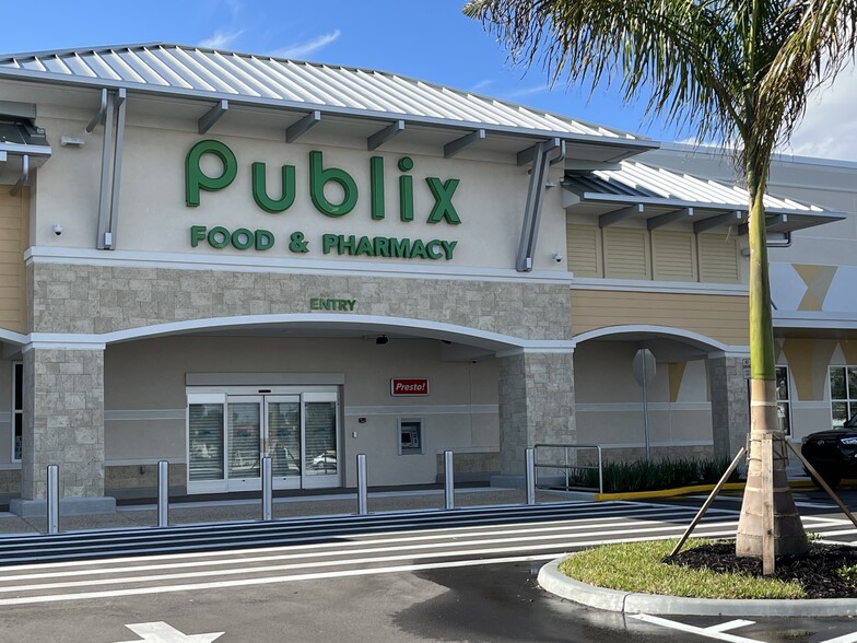 16970 San Carlos Blvd, Fort Myers, FL for lease - Building Photo - Image 1 of 12