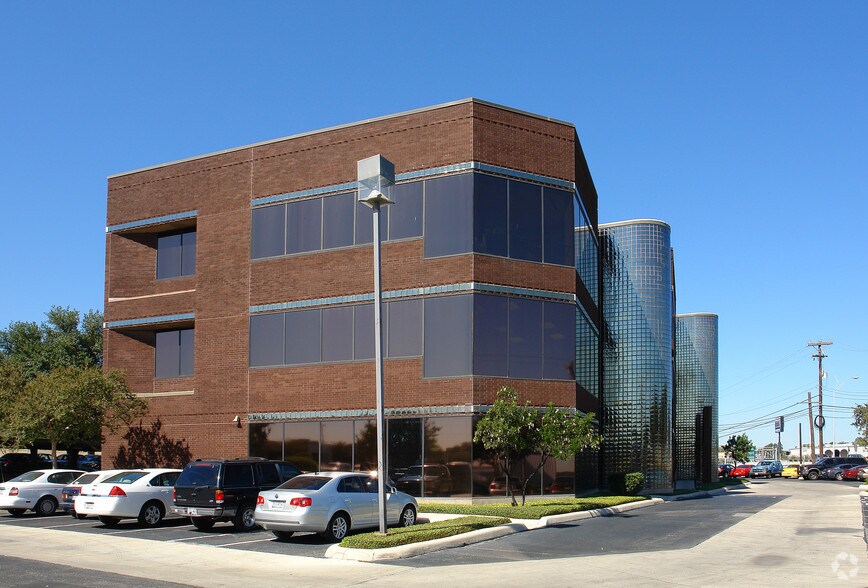 100 Sandau Rd, San Antonio, TX à louer - Photo du bâtiment - Image 3 de 17