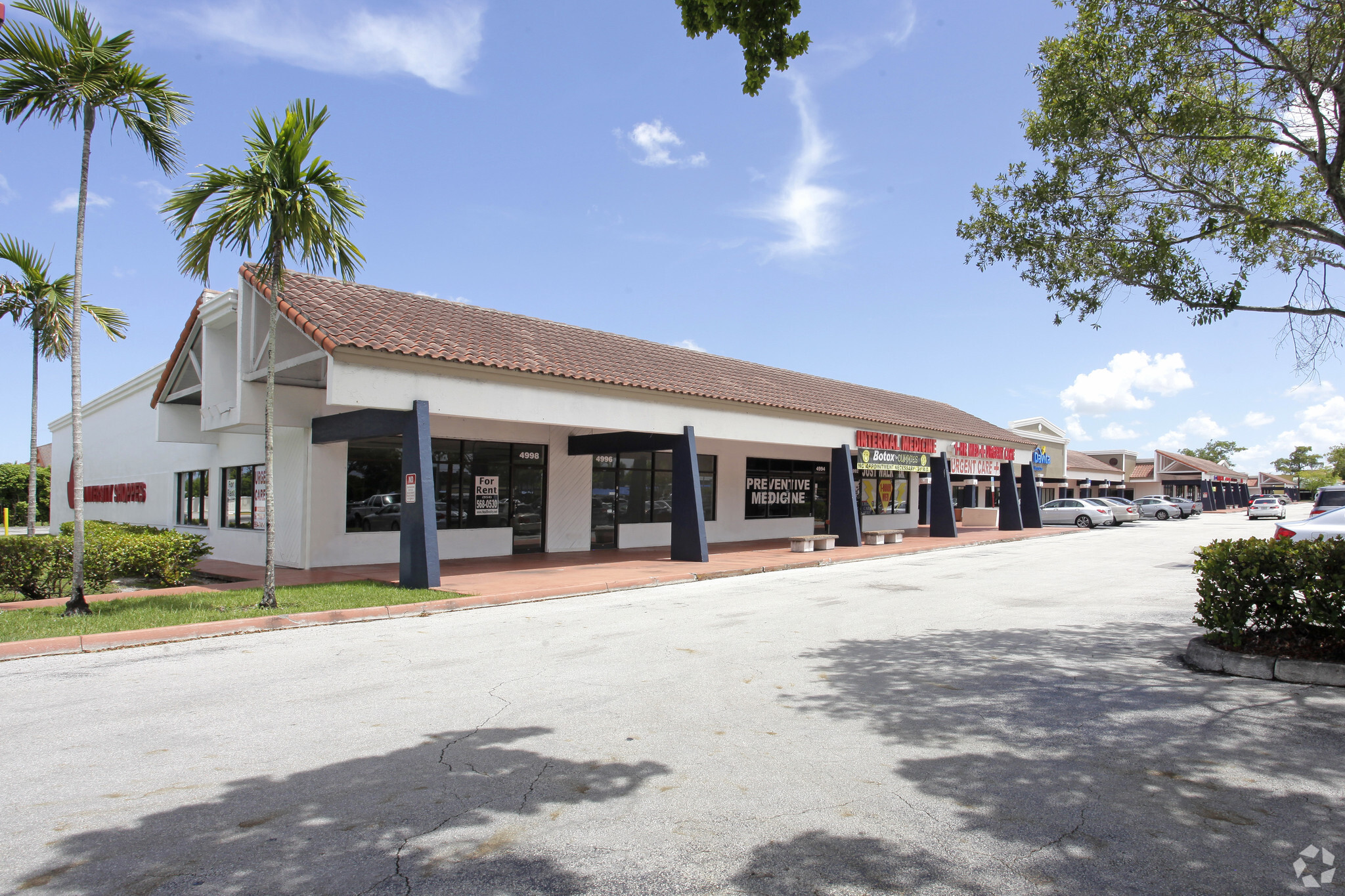 4938-4998 N University Dr, Lauderhill, FL for lease Primary Photo- Image 1 of 2