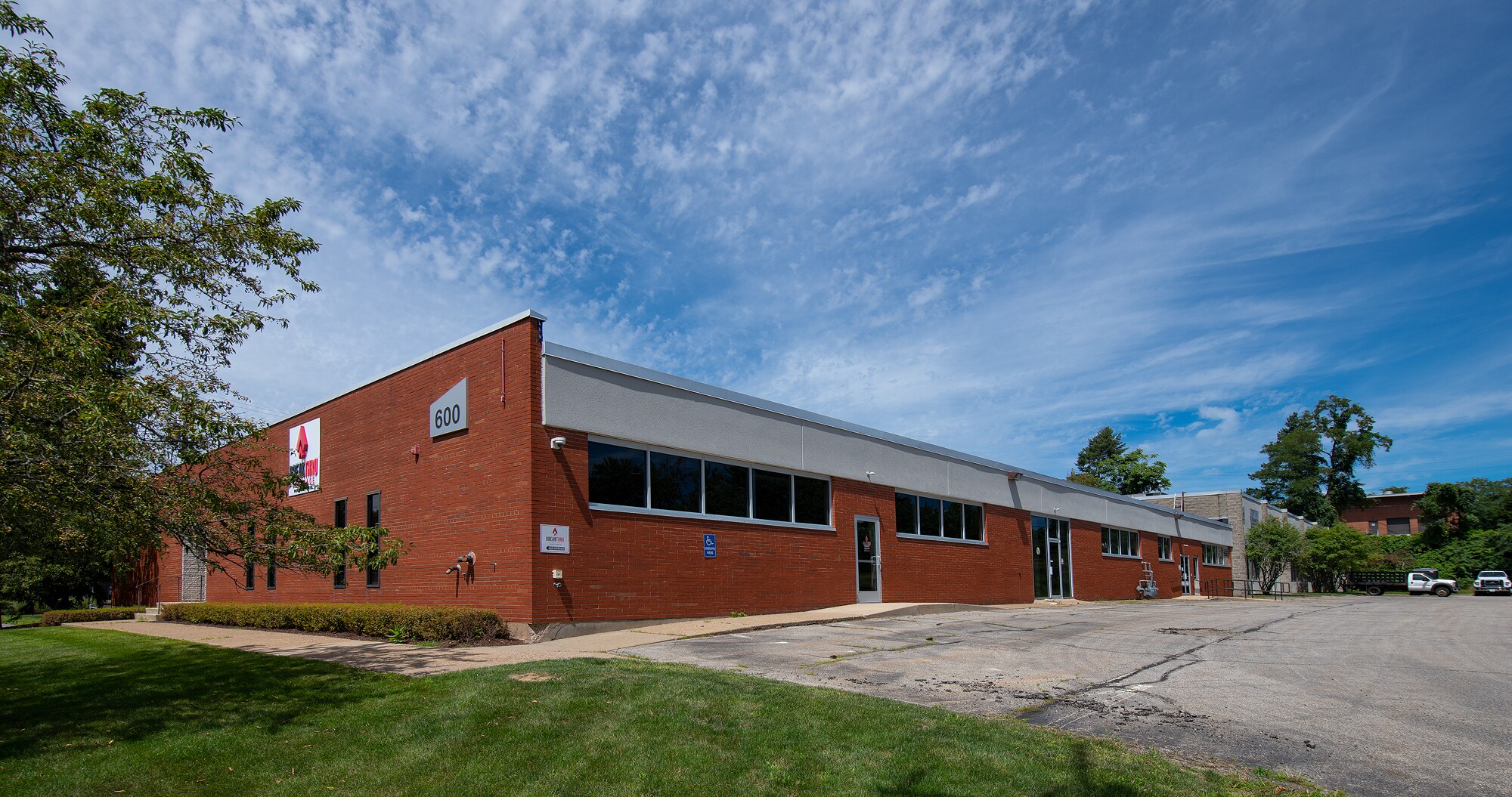 600 Seco Rd, Monroeville, PA for lease Building Photo- Image 1 of 4