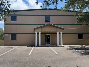 13513 Prestige Pl, Tampa, FL for lease Building Photo- Image 1 of 12