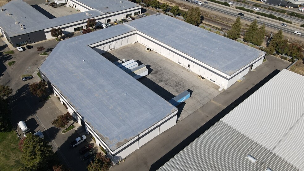 1990 Rockefeller Dr, Ceres, CA for lease - Building Photo - Image 3 of 5