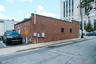 220 E Coffee St, Greenville, SC à louer Photo du bâtiment- Image 1 de 53