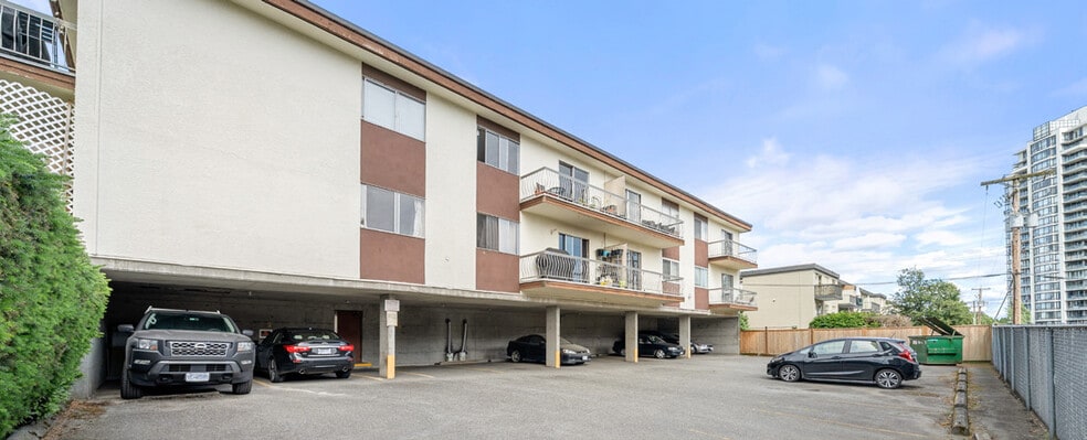 7030 Hall Ave, Burnaby, BC for sale - Building Photo - Image 2 of 9
