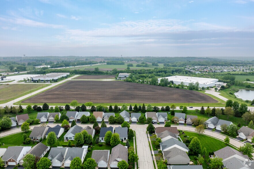 13301 Hennig Rd, Huntley, IL for sale - Aerial - Image 3 of 3