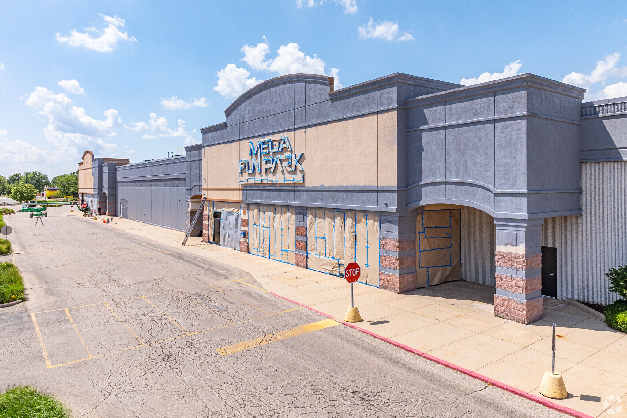 1971 W Galena Blvd, Aurora, IL for lease Primary Photo- Image 1 of 10