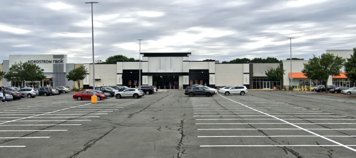 200-380 Grossman Dr, Braintree, MA à louer Photo du bâtiment- Image 1 de 2