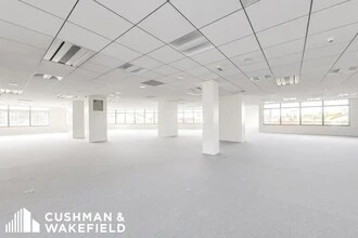 3 Rue Saarinen, Rungis for lease Interior Photo- Image 1 of 3