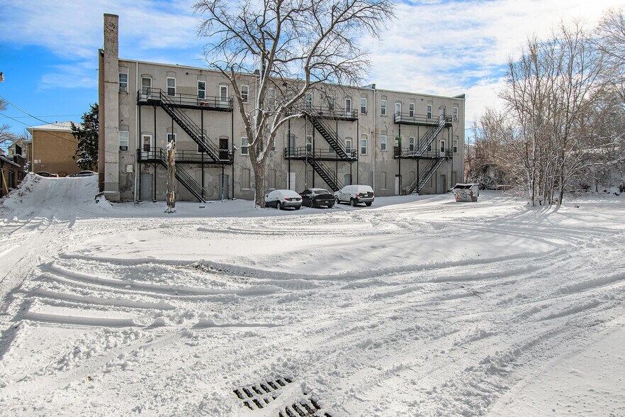 2416 S 16th St, Omaha, NE à vendre - Photo du bâtiment - Image 3 de 25