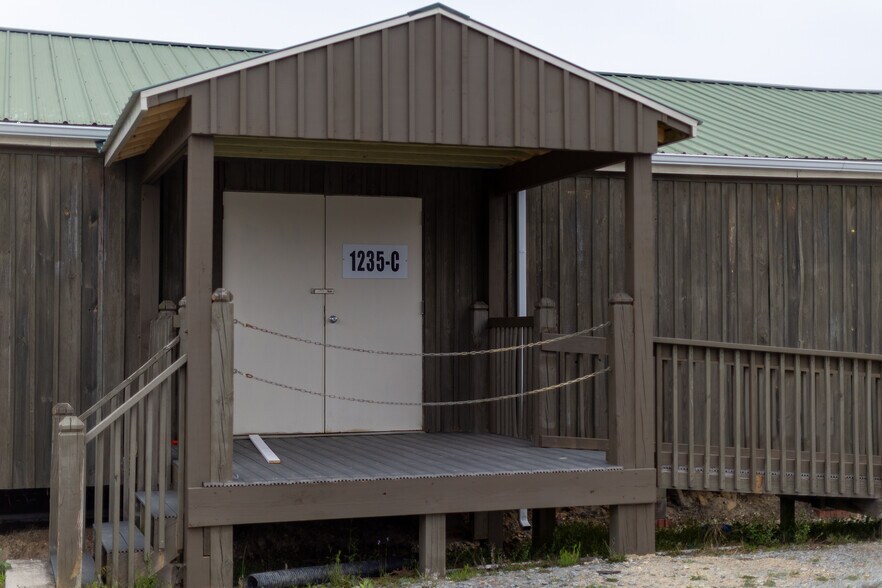 1209 W Market St, Smithfield, NC for lease - Building Photo - Image 2 of 40