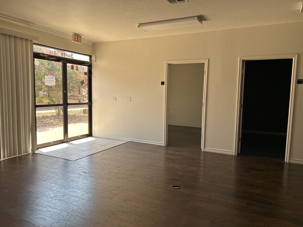 4003 W Stan Schlueter Loop, Killeen, TX for sale Interior Photo- Image 1 of 12