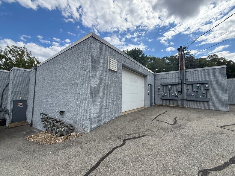 1841 Babcock Blvd, Pittsburgh, PA for lease - Building Photo - Image 1 of 10