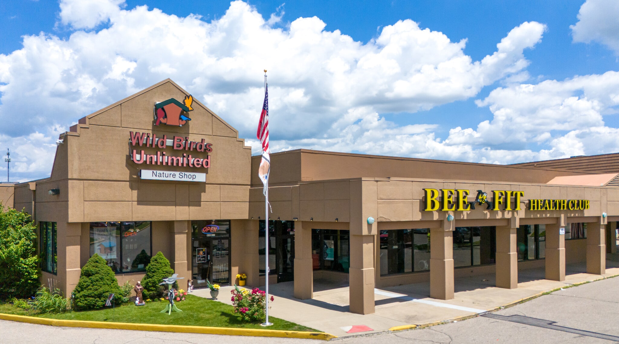 1102-1192 W Kemper Rd, Cincinnati, OH for lease Primary Photo- Image 1 of 23