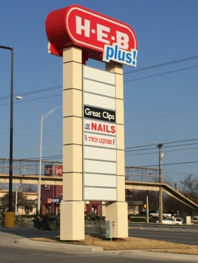 Ih 35, Waco, TX for lease Primary Photo- Image 1 of 2