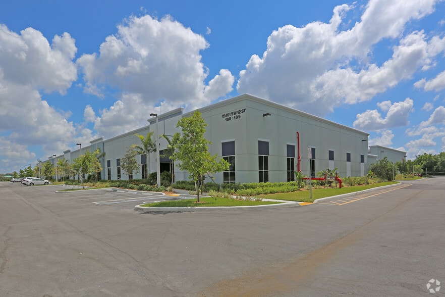 15499 SW 12th St, Sunrise, FL à louer - Photo principale - Image 2 de 7