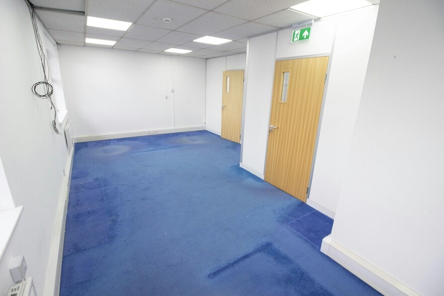 Great Central Way, London for lease - Interior Photo - Image 3 of 5