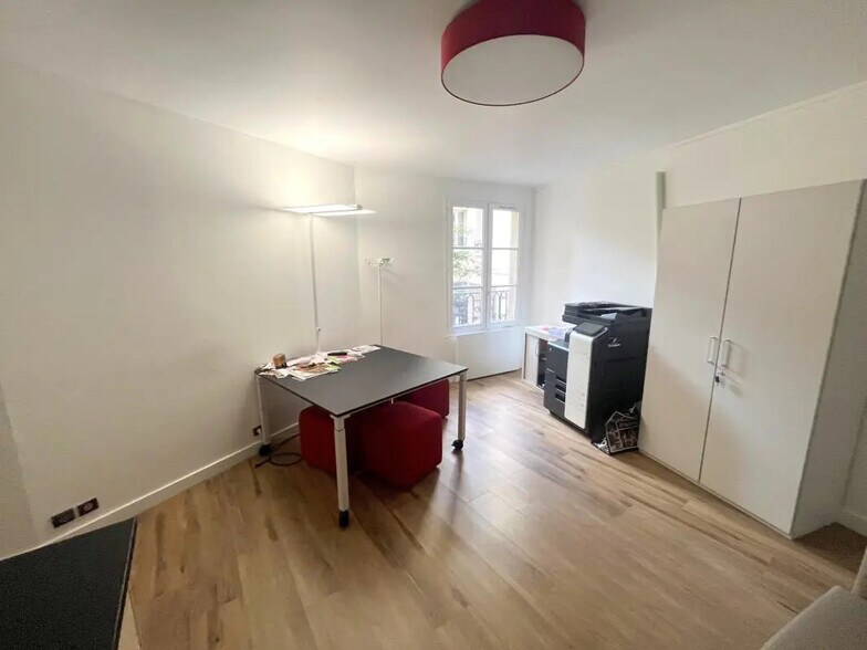 Bureau dans Saint-Germain-en-Laye à louer - Photo du bâtiment - Image 2 de 8