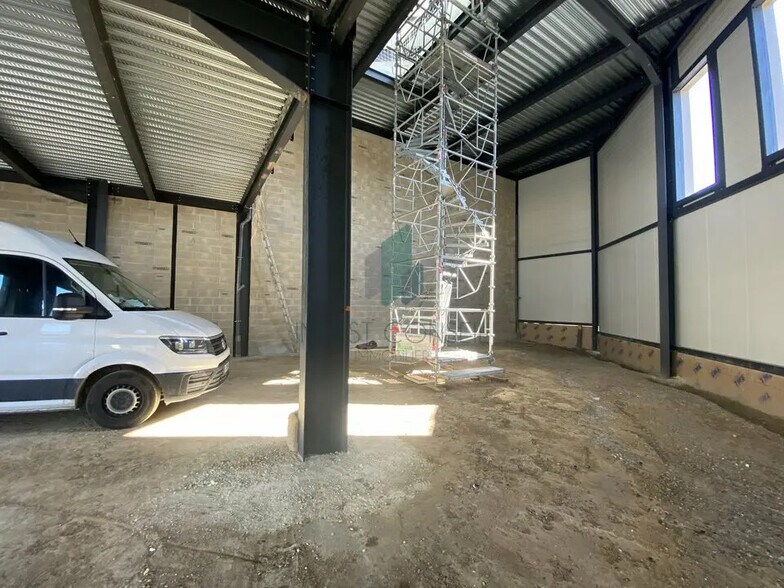 Local d'activités dans Groslay à vendre - Photo du bâtiment - Image 2 de 9