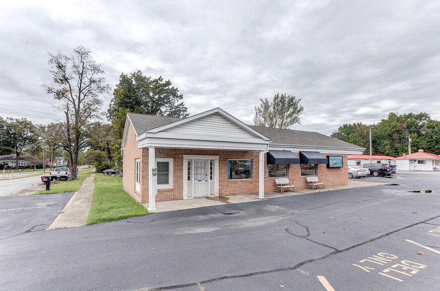 109 S Park St, Sesser, IL for sale - Building Photo - Image 3 of 20