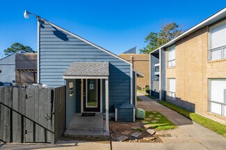 Plus de détails pour 311 Gladstell St, Conroe, TX - Multi-résidentiel à vendre