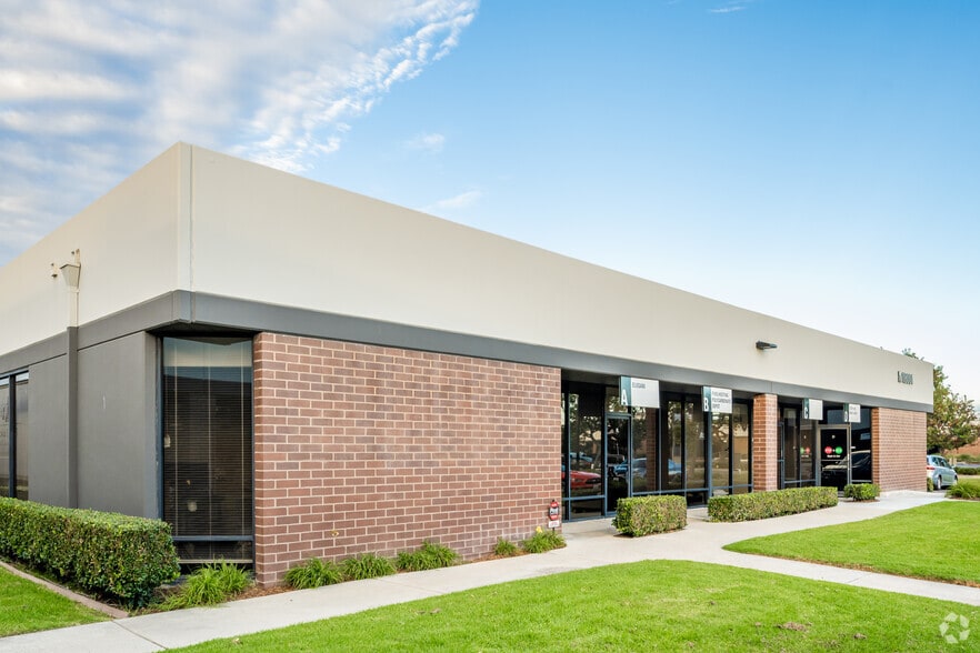 18001 Sky Park Cir, Irvine, CA for lease - Building Photo - Image 3 of 4