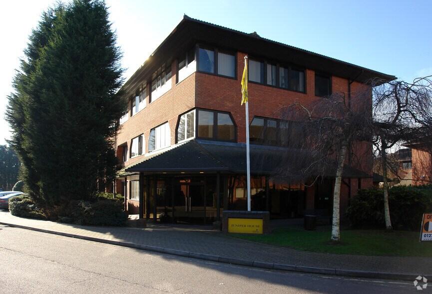 The Drive, Great Warley à louer - Photo du bâtiment - Image 2 de 20