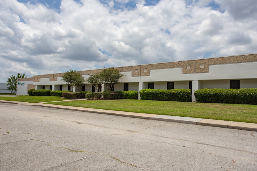 3200 Mercy Dr, Orlando, FL for lease - Building Photo - Image 3 of 4