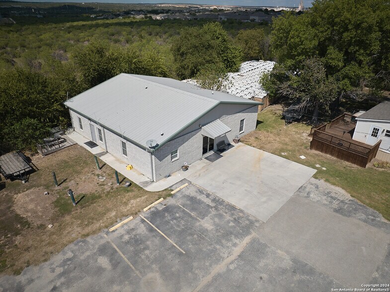 25301 Interstate 35 N, New Braunfels, TX à louer - Photo du bâtiment - Image 2 de 8