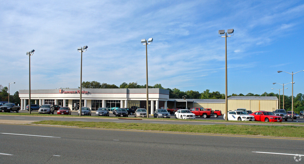 7411 W Broad St, Richmond, VA for sale - Primary Photo - Image 1 of 1