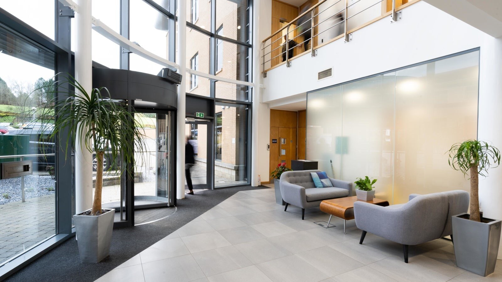 Capability Green, Luton for lease Interior Photo- Image 1 of 4