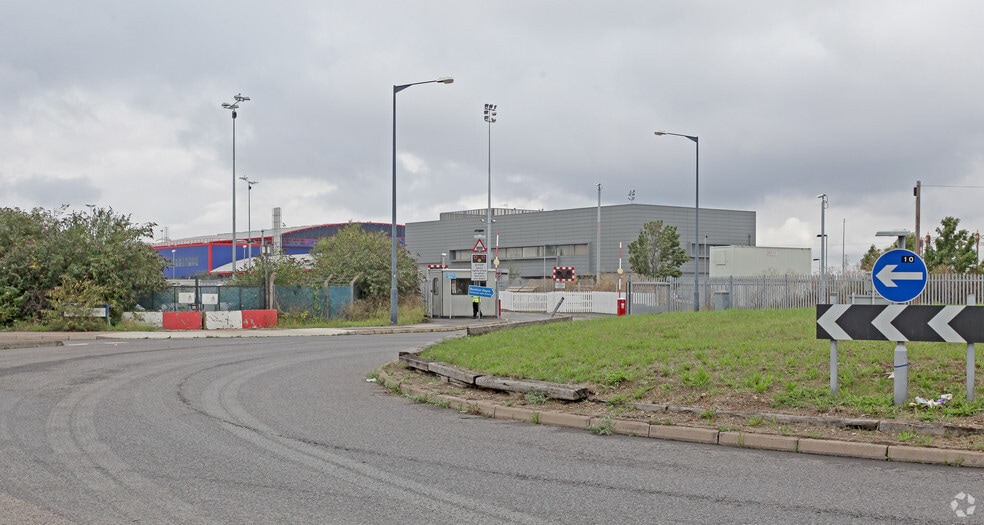 Armada Way, London for lease - Primary Photo - Image 1 of 2
