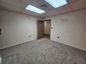 1320 Ohio St, Waynesboro, VA for lease Interior Photo- Image 1 of 2